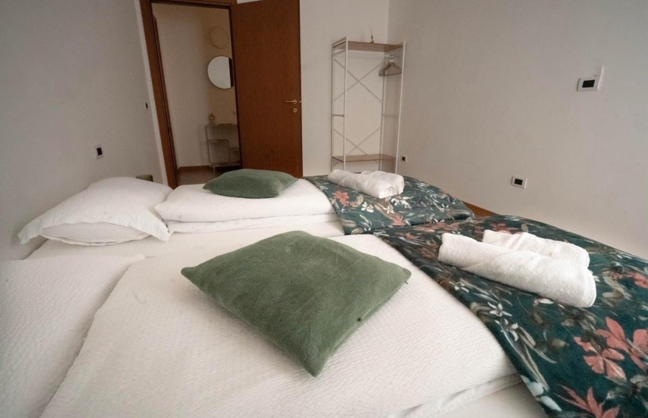 Ambra Apartamento Tirano Exterior foto
